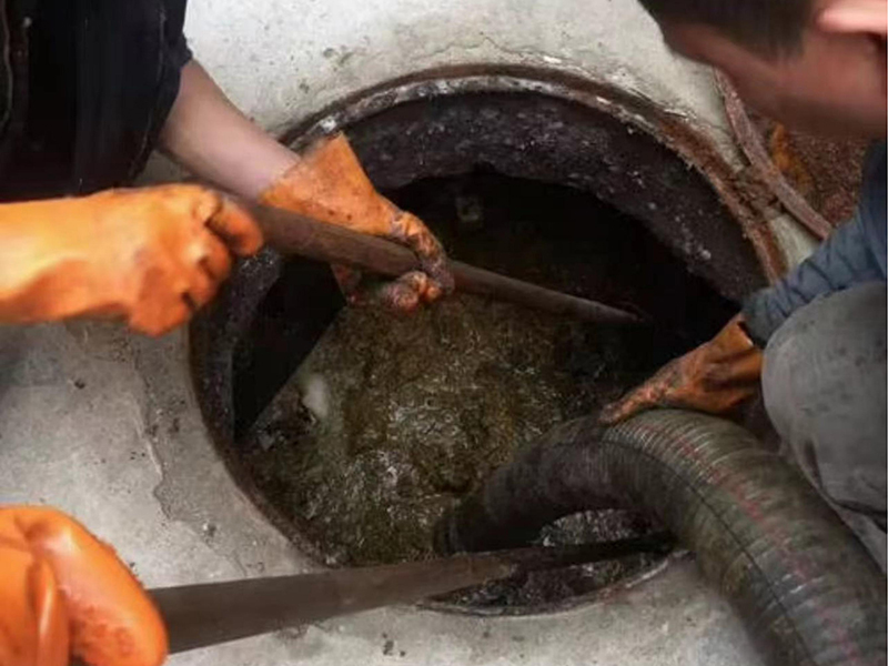 荆门清理化粪池时如何避免沼气的危害?